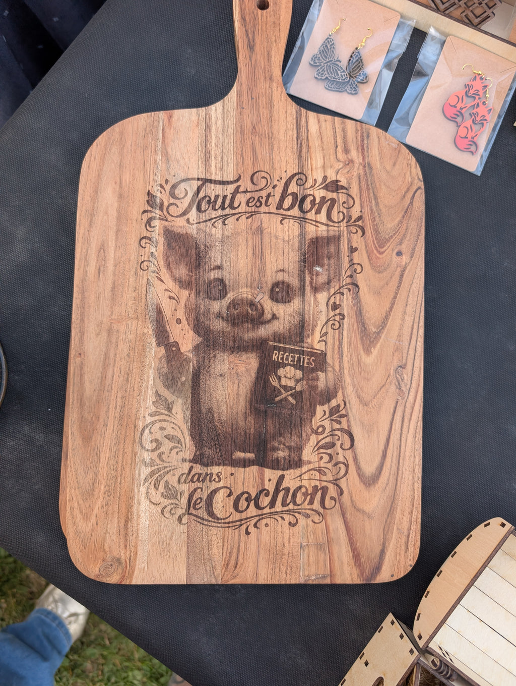 Hissez les voiles et préparez vos tonneaux, car l’heure de l’apéro a sonné ! 🍷🧀